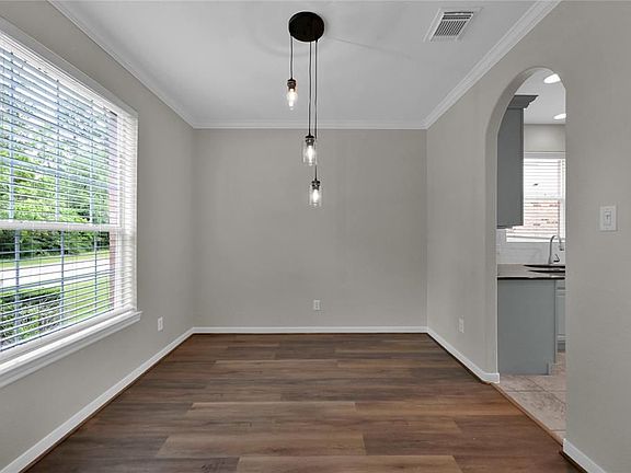 3rd image of 59 E Montfair Blvd