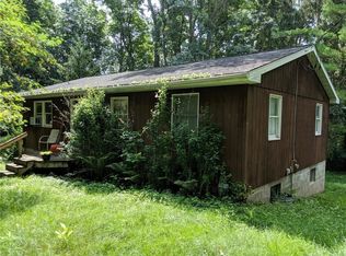 12 Quarry St, Phelps, NY 14532