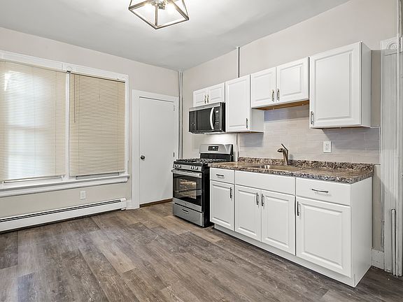 3rd image of 202 N 1st St Floor 1