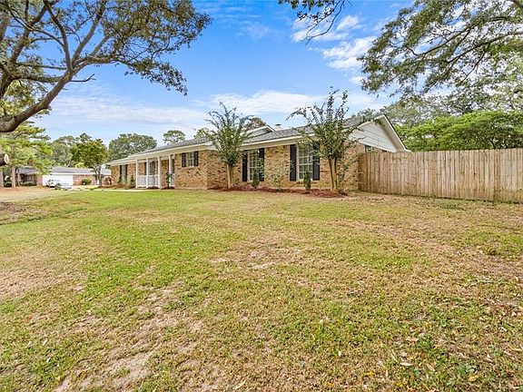 3rd image of 2933 Lloyds Ln