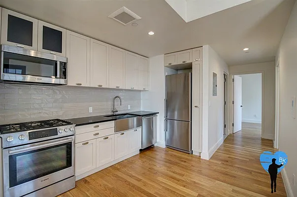 Rented by Next Door Realty NYC | media 21