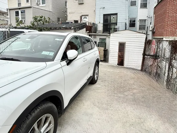 98-08 Alstyne Avenue image 6 of 7