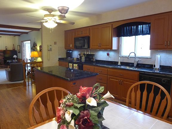 3rd image of 6867 Warrington Dr