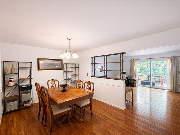 5th image of 34 Phelps Ave