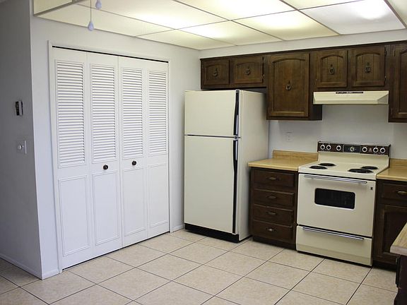 4th image of 1614 McQueen Cres