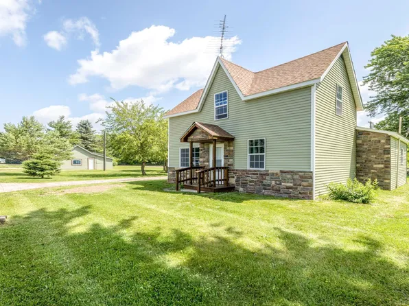 2649 S Sherman Rd, Applegate, MI 48401