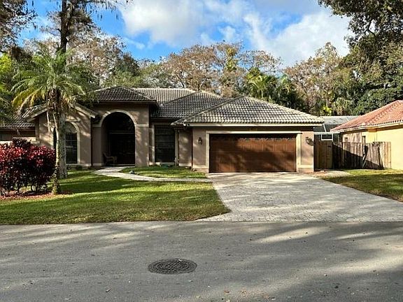 4th image of 4911 NW 65th Avenue