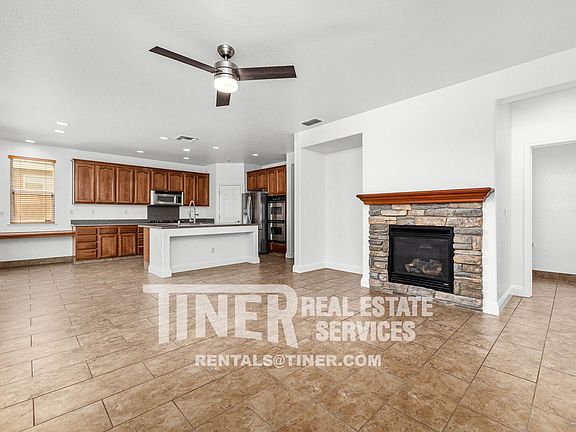 3rd image of 857 Sheffield Ln