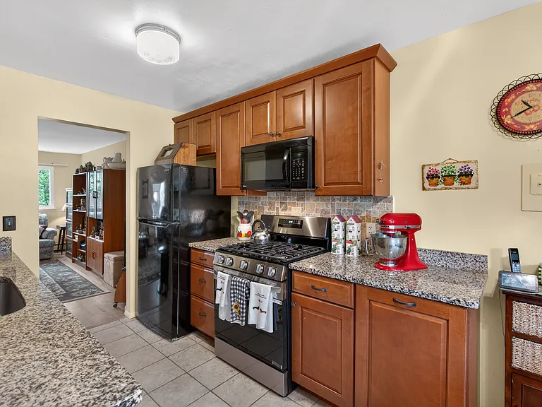 54 Whitman Ct — Photo 27