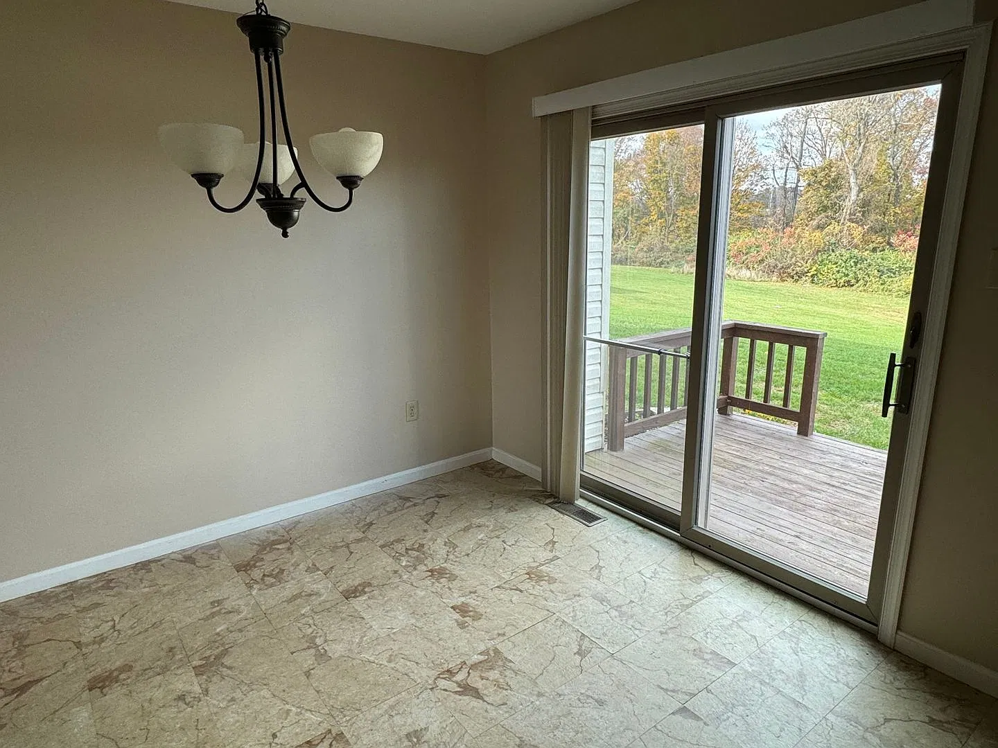 Town Home with Rear Deck — Photo 3
