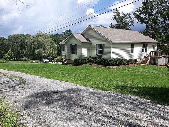 3rd image of 148 Hickory Ln