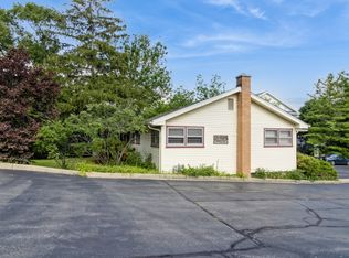 217 55th St, Clarendon Hills, IL 60514