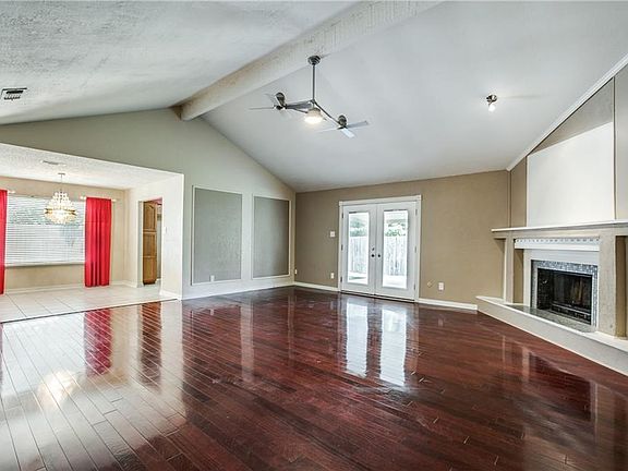 5th image of 6003 Maple Springs Dr