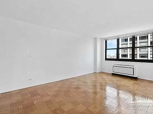 150 E 55th St #6K, New York, NY 10022