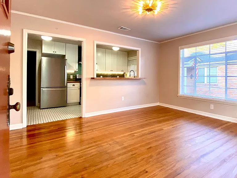 320 W Daisy L Gatson Bates Dr — Photo 5