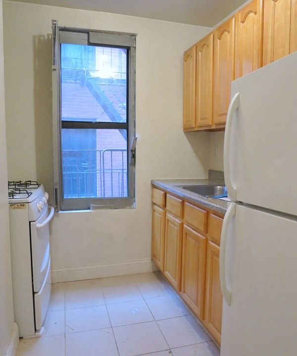 2nd image of 549 Academy St APT 43