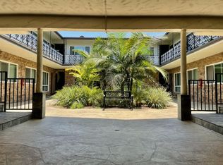 863 Center St #A16, Costa Mesa, CA 92627