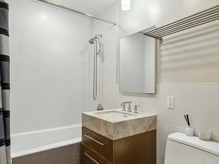 526 47th Rd #3B — Photo 8