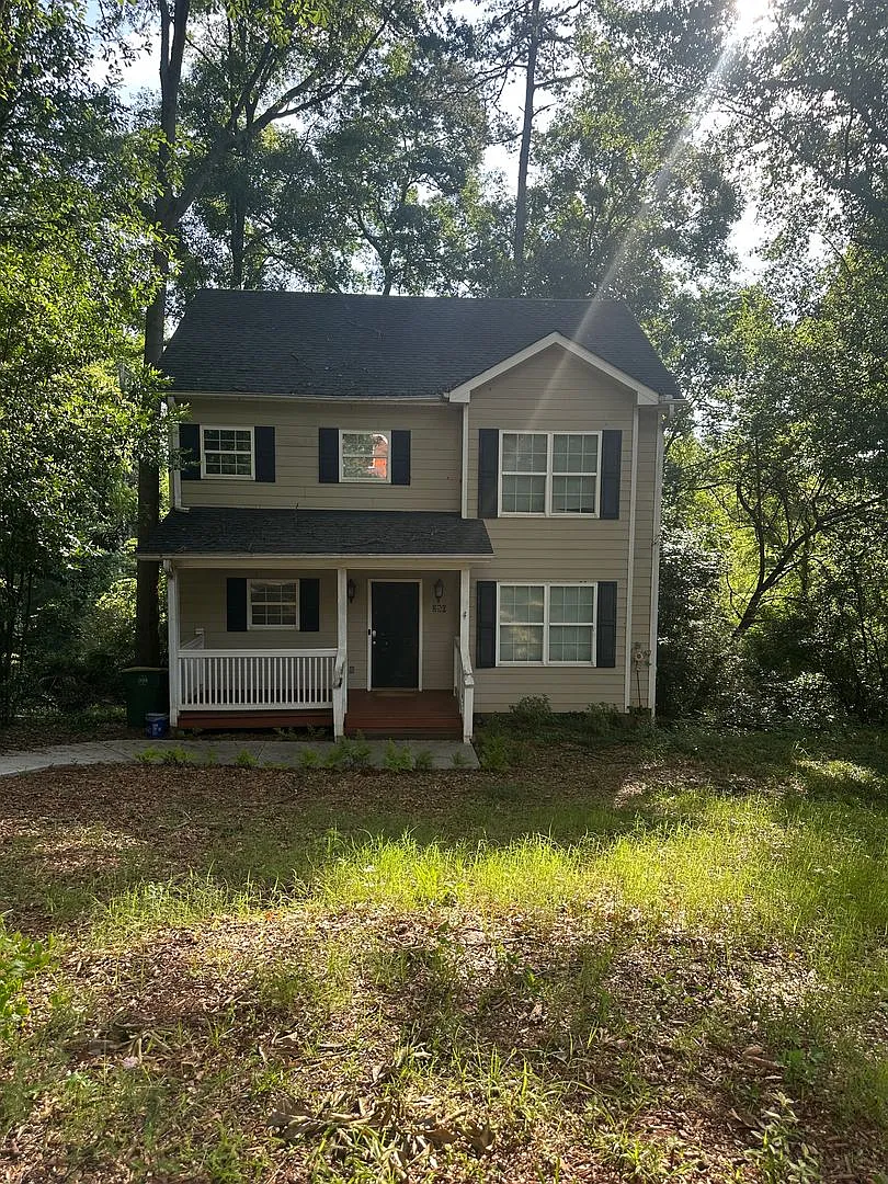 Normaltown, move-in ready. Shorter lease terms available — Photo 1