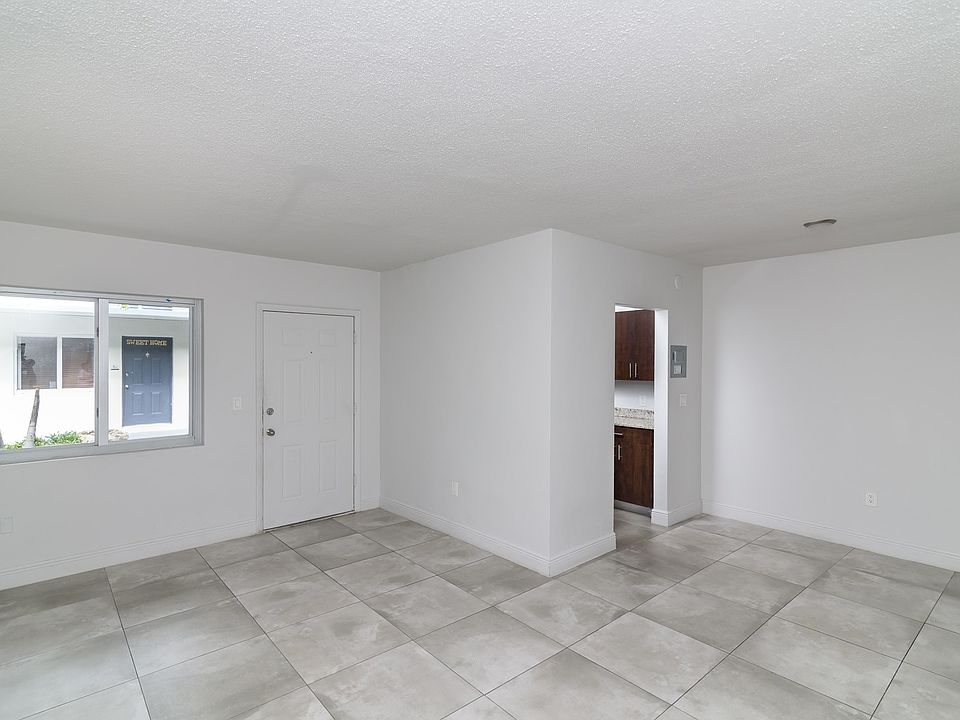 1st image of 13020 NE 6th Ave #101