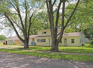 148 E Grand St NW, Casnovia, MI 49318