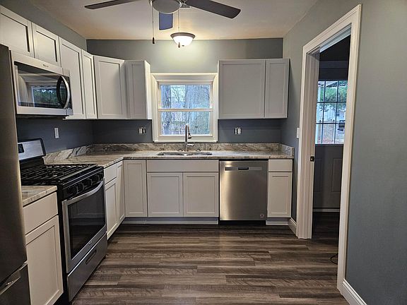 4th image of 4053 Powell Ave