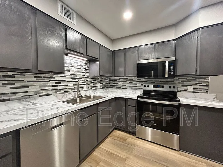 1741 Ridgehaven Ct #5 — Photo 8