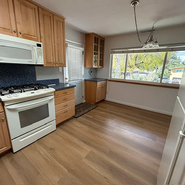 2 bed, 1080 sqft, $3,400 — Photo 4