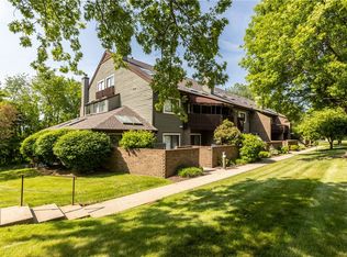 2811 Leona Ln, Coraopolis, PA 15108
