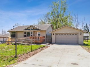 1211 E Leach Ave, Des Moines, IA 50315
