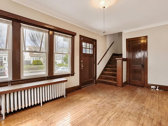 5th image of 3424 Humboldt Ave N