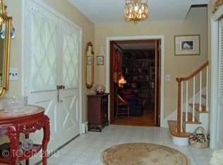 125 Cherokee Ln, Mahwah, NJ 07430