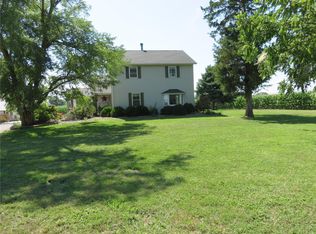 1130 Knewitz Rd, New Athens, IL 62264