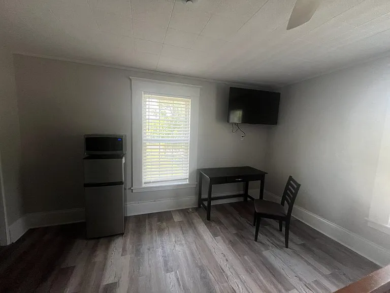 423 King St — Photo 6