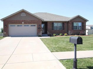 422 Amethyst Ln, Mascoutah, IL 62258