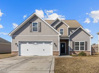 124 Cavalier Dr, Jacksonville, NC 28546