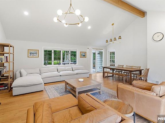 5th image of 15 Eckerson Rd