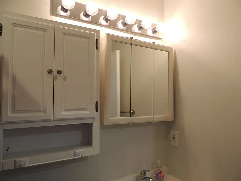 944 Burlwood St — Photo 13