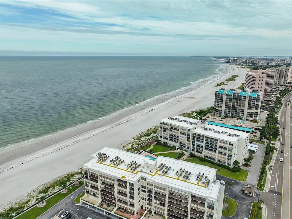 1400 Gulf Blvd #704