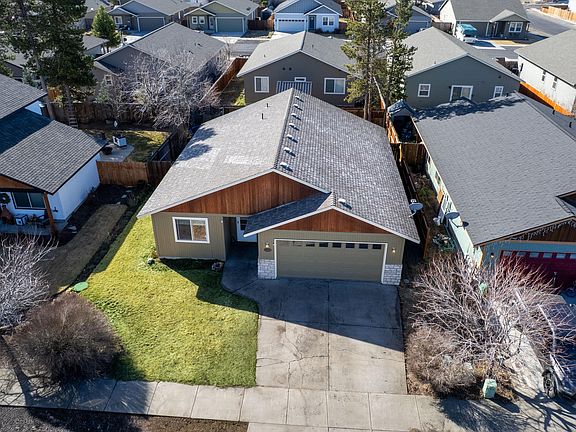 4th image of 16465 Riley Dr