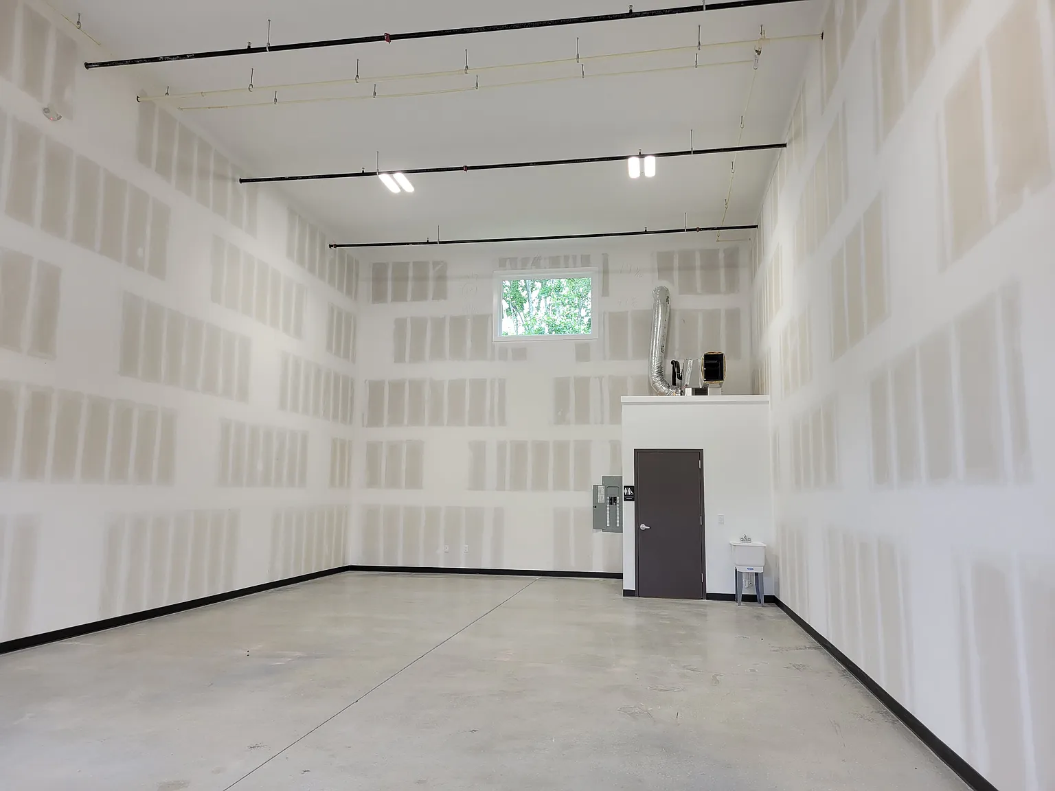 Warehouse - Flex Space - First Month Free — Photo 3