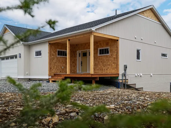 208 Bretton Woods Rd, Mount Uniacke, NS B0N 1Z0