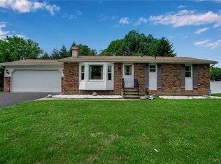 249 Ferndale Rd, Williamsville, NY 14221