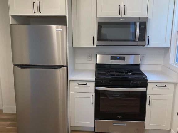 3rd image of 2031 Fairland St
