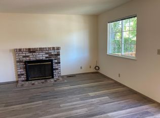 1275 Hawes St, Redwood City, CA 94061