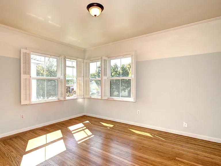 1612 Albemarle Way — Photo 8