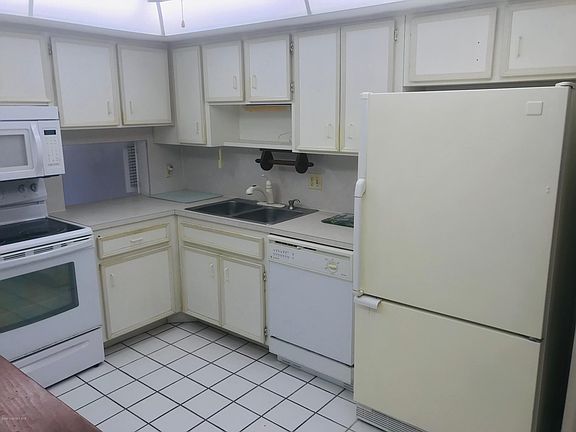 4th image of 417 Dove Ln #417