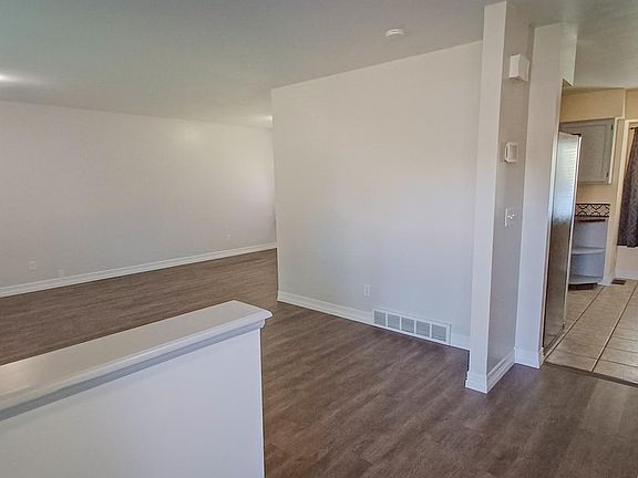 3rd image of 619 Blue Mountain Ct