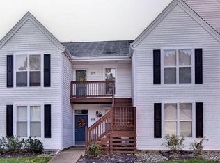 225 Persimmon Dr, Yorktown, VA 23693