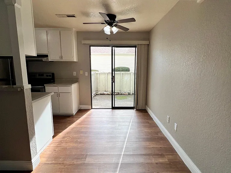 700 McCoy Ct #24 — Photo 4